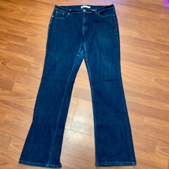 Levi’s Women’s 515 Bootcut/ Button Pocket, mid - rise, 32/34 (14L) blue jeans - Picture 4 of 16